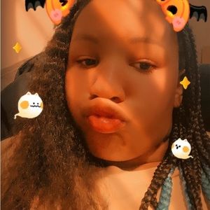 Meet your Posher, Karissa